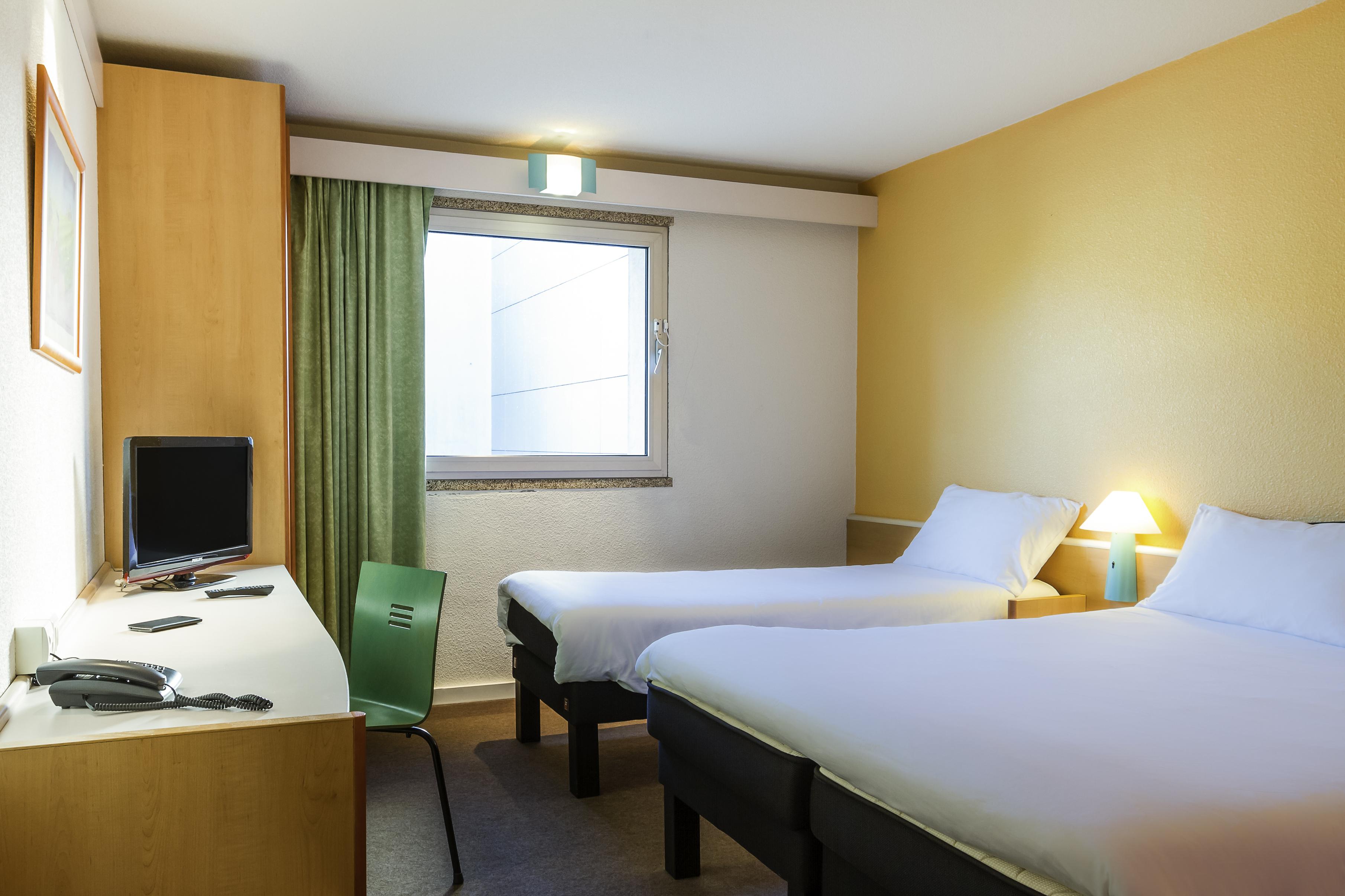 Hotel Ibis Porto Sao Joao מראה חיצוני תמונה