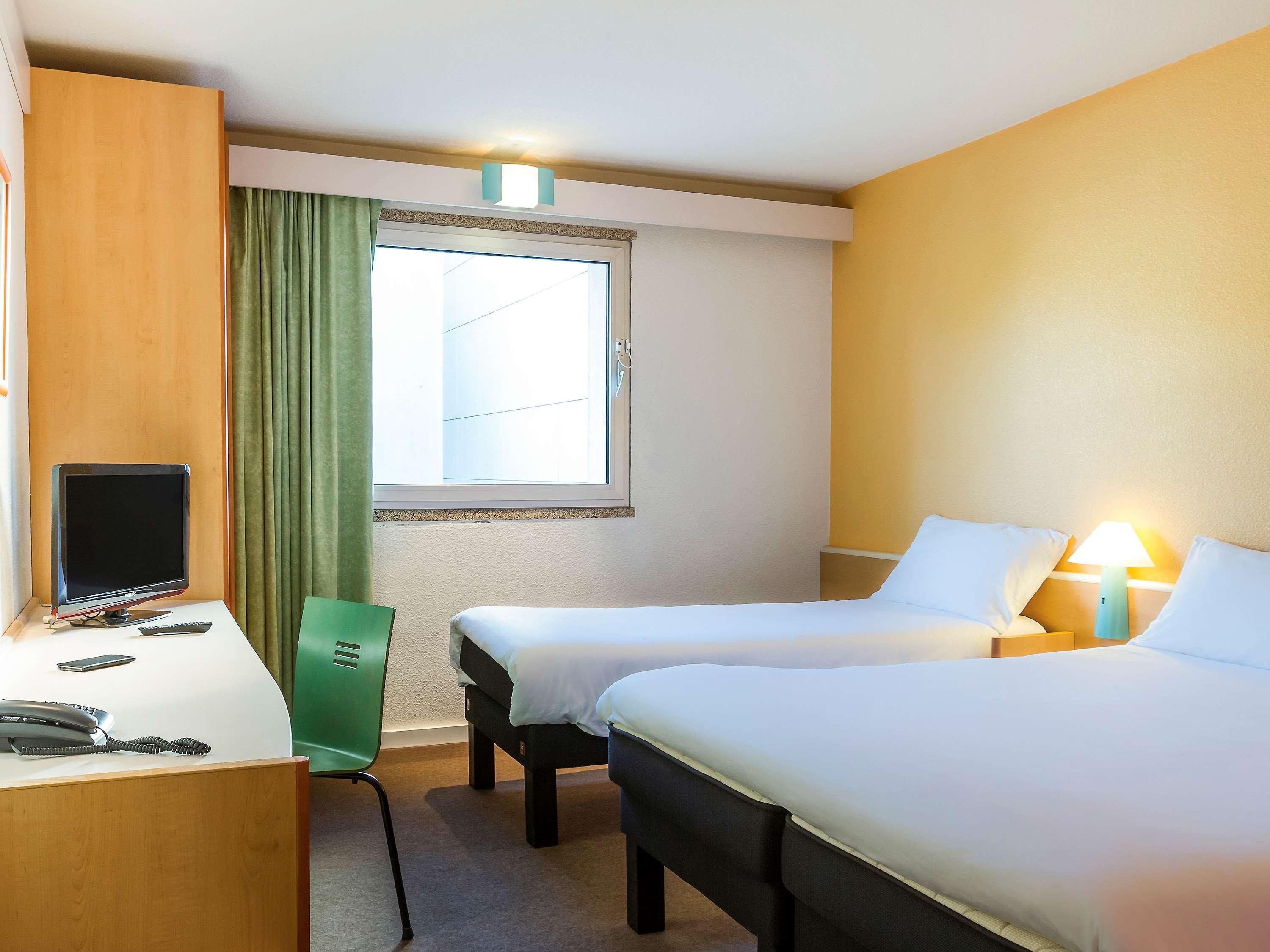 Hotel Ibis Porto Sao Joao מראה חיצוני תמונה